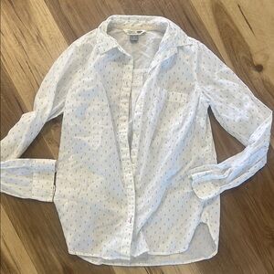 White Button-Up Shirt with Pattern
